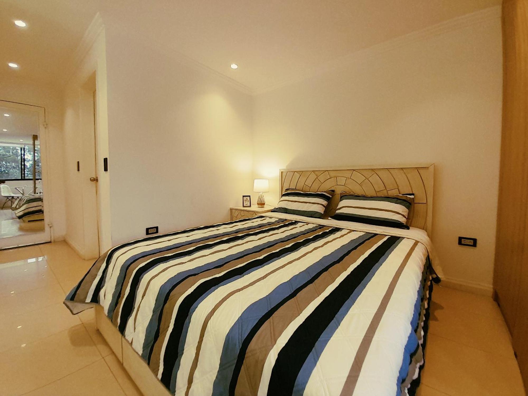 Elegante Suite Privada En Cuenca - Parqueo Incluido エクステリア 写真