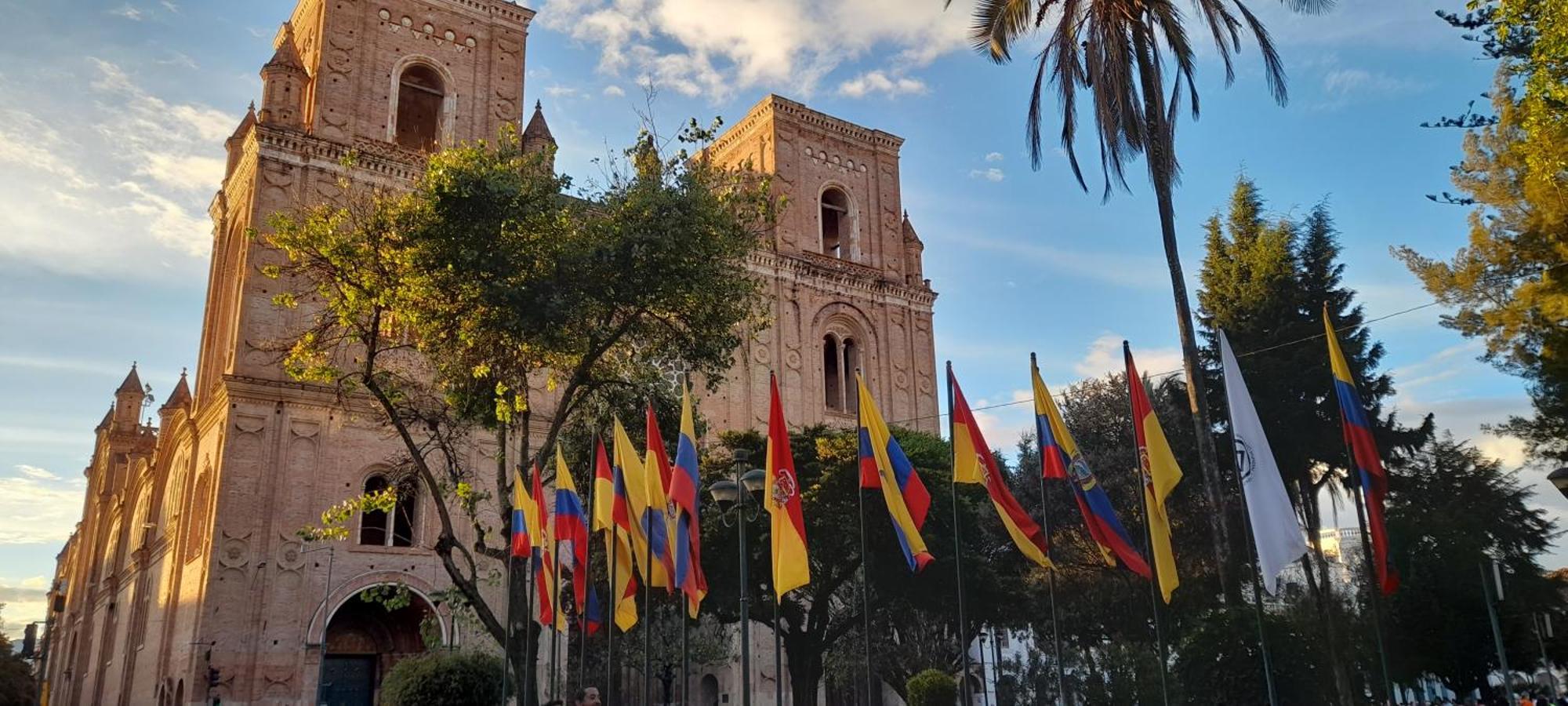 Elegante Suite Privada En Cuenca - Parqueo Incluido エクステリア 写真
